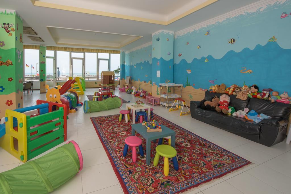 Hotel Napoleon Cattolica Bagian luar foto