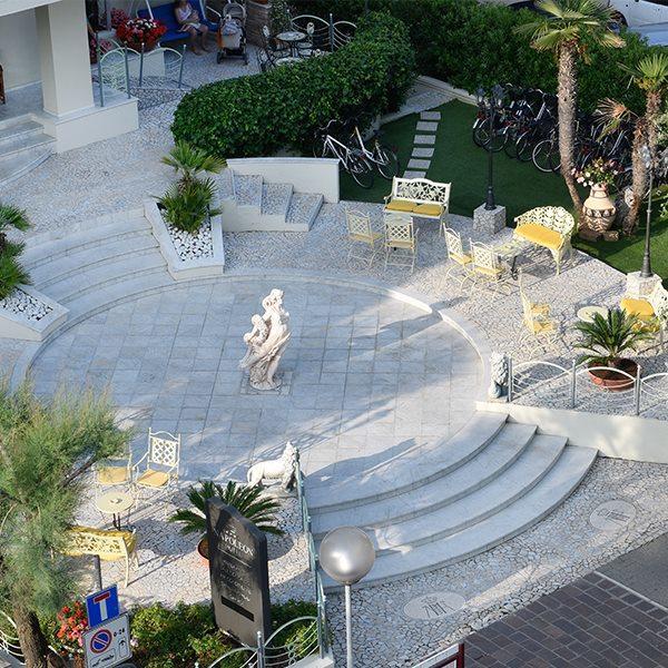 Hotel Napoleon Cattolica Bagian luar foto